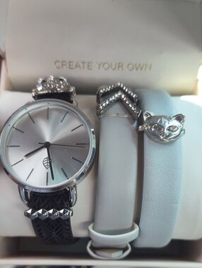 NWOT Cats Theme, Silver Dial Watch with Black, Bone & Light Gray Wrap Bracelets